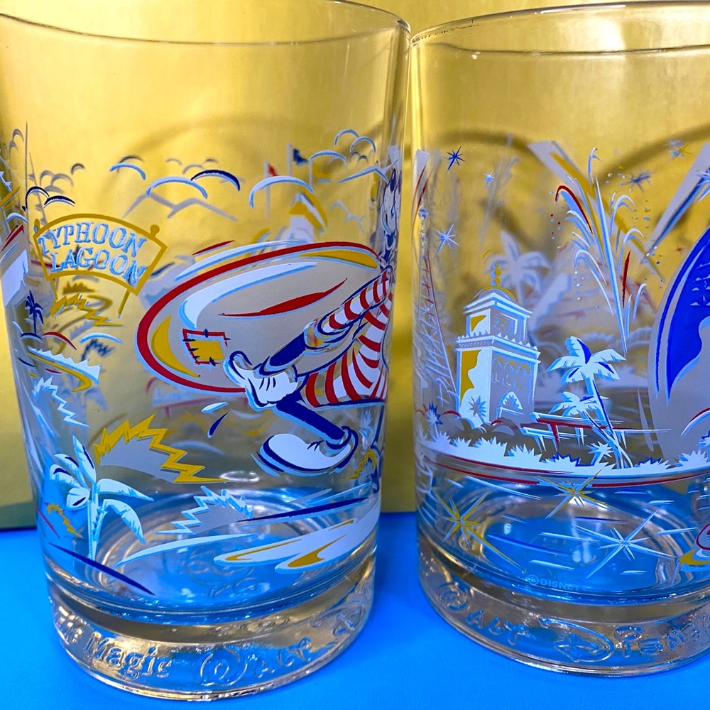 WALT DISNEY WORLD ANNIVERSARY 25th REMEMBER THE MAGIC (4) GLASSES MCDONALD’S - Picture 9 of 14